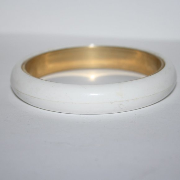 Vintage white and gold bangle bracelet - Picture 2 of 3